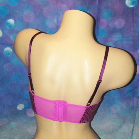 Victora's Secret Very Sexy Lined Demi 34C - Picture 3 of 4